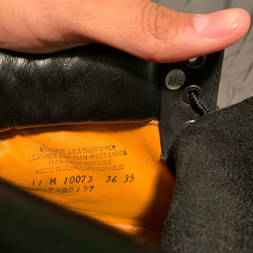 Black Timberland boots - Picture 3 of 3